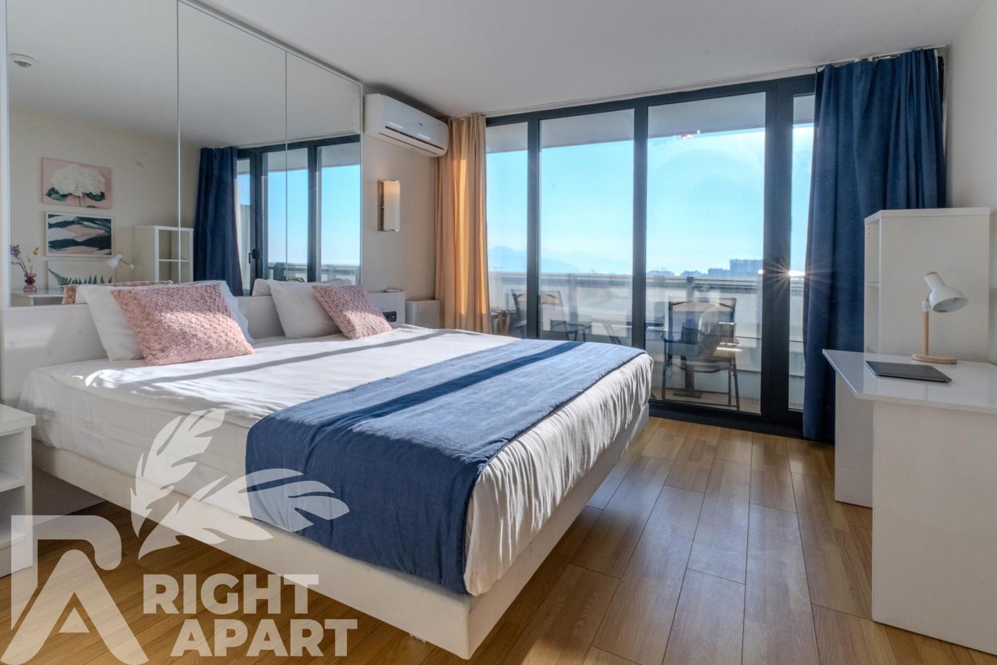 Orbi City Hotel Sea View Batumi Bagian luar foto