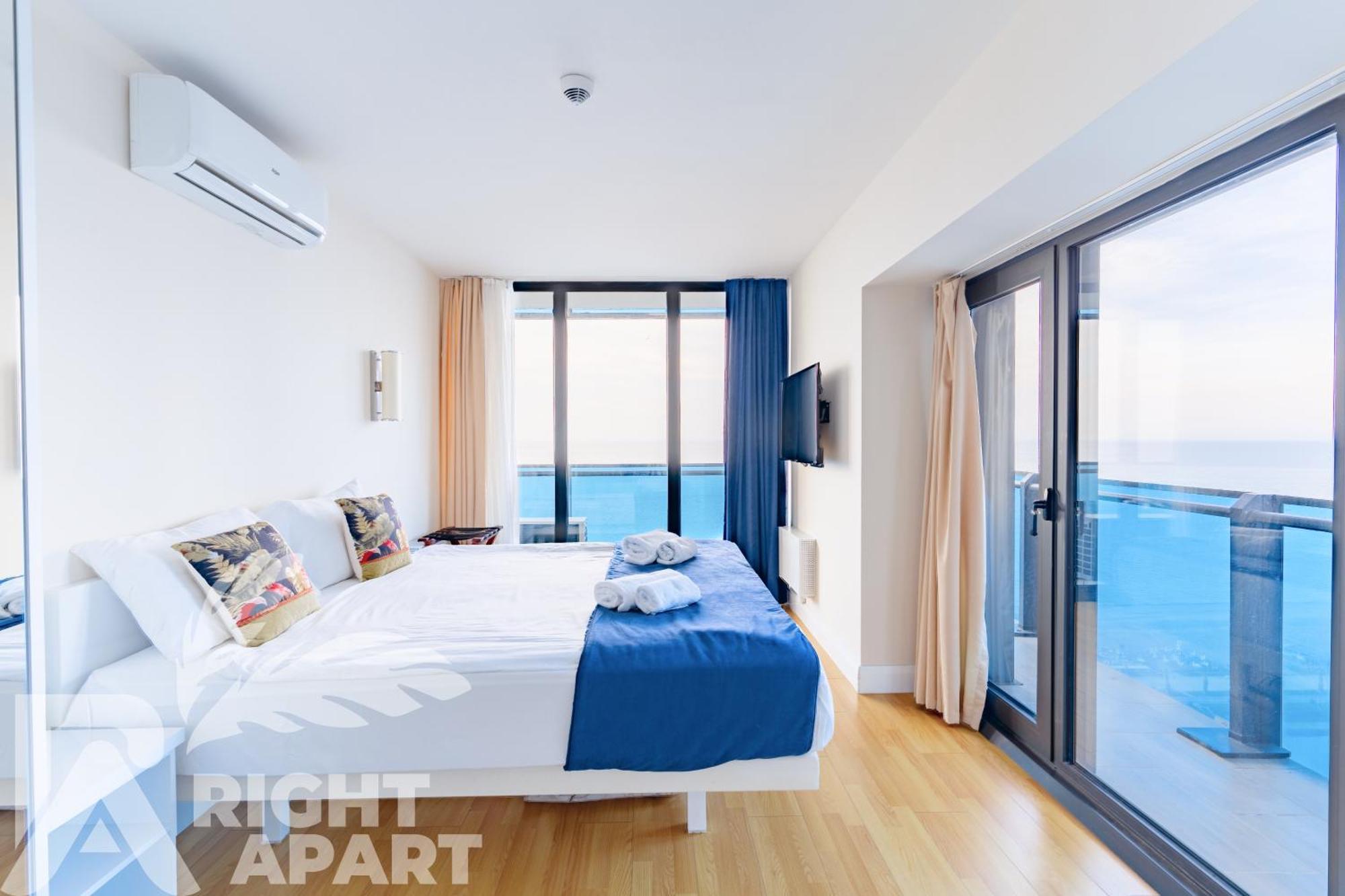 Orbi City Hotel Sea View Batumi Bagian luar foto
