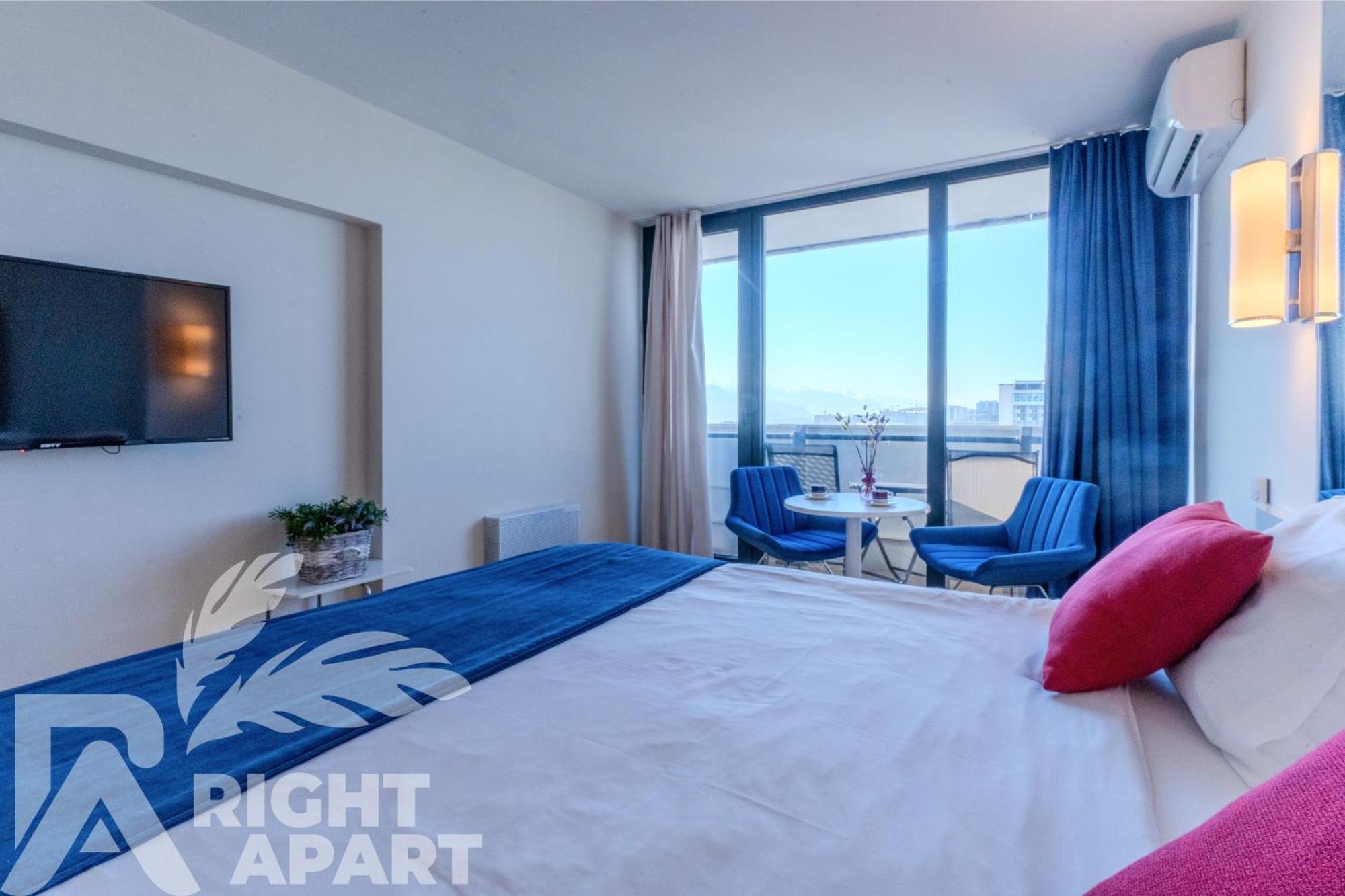 Orbi City Hotel Sea View Batumi Bagian luar foto