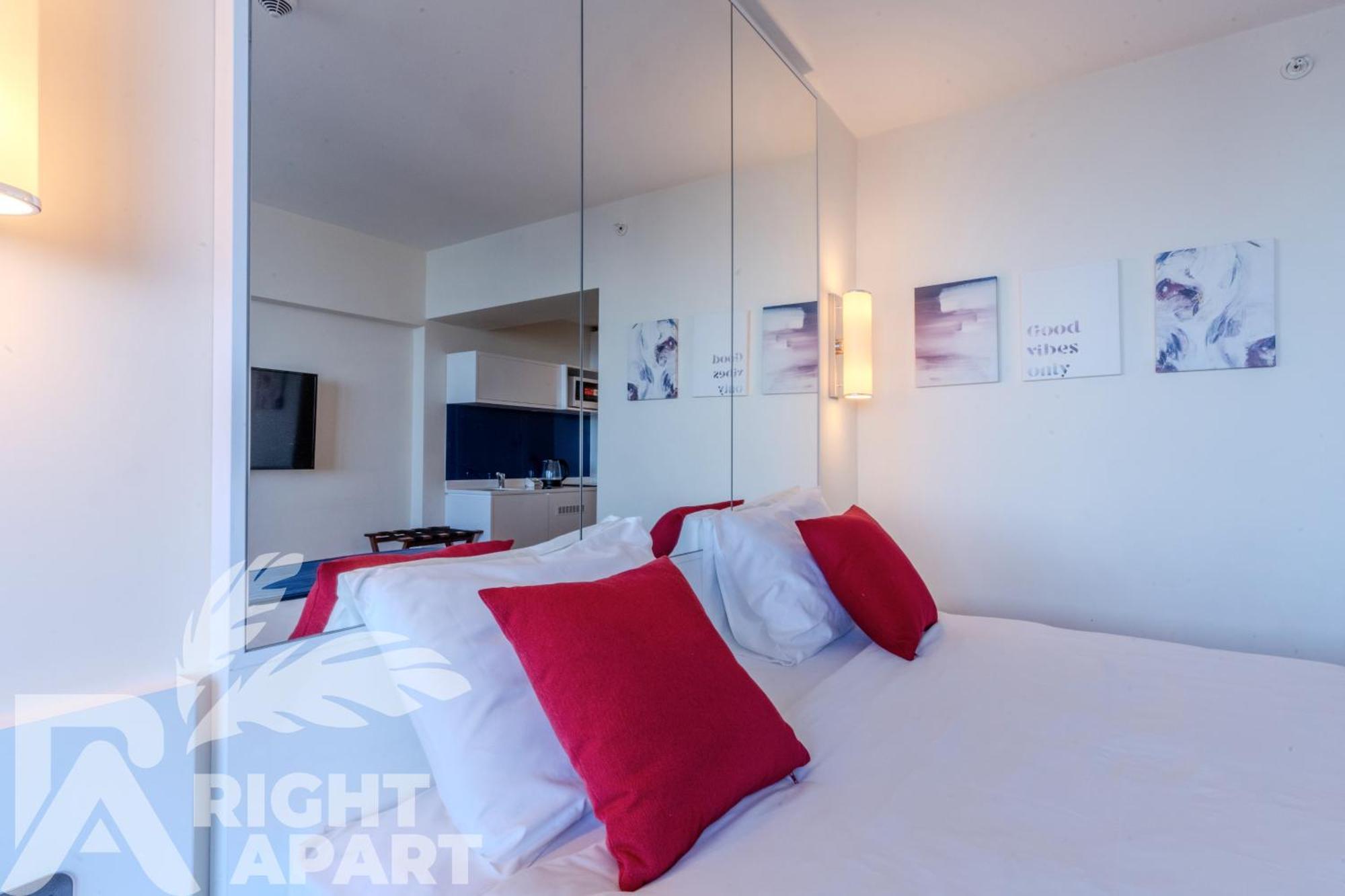 Orbi City Hotel Sea View Batumi Bagian luar foto
