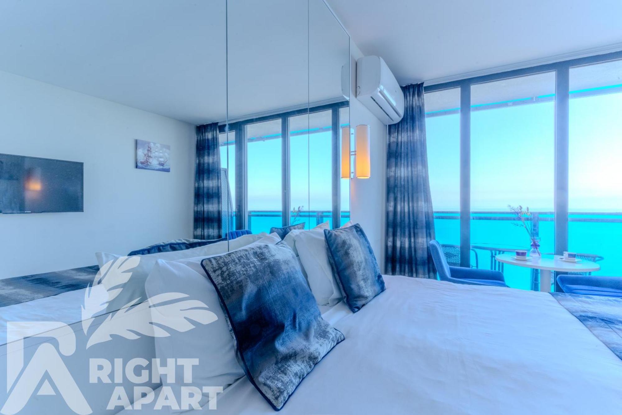 Orbi City Hotel Sea View Batumi Bagian luar foto